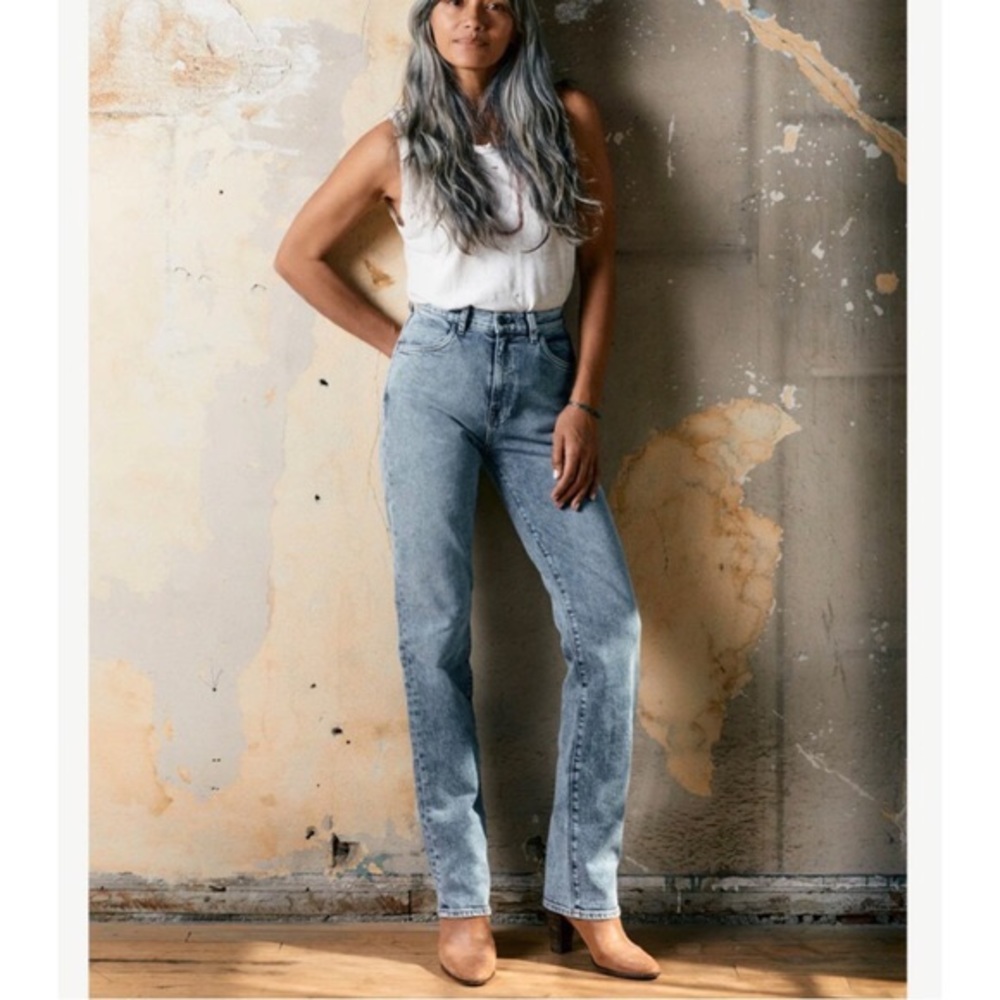 imogene + willie Light Blue Straight Leg Jeans